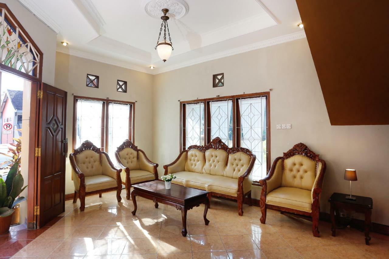 Oyo 1072 Kampung Condro Wulan Guesthouse Maguwo Exteriér fotografie