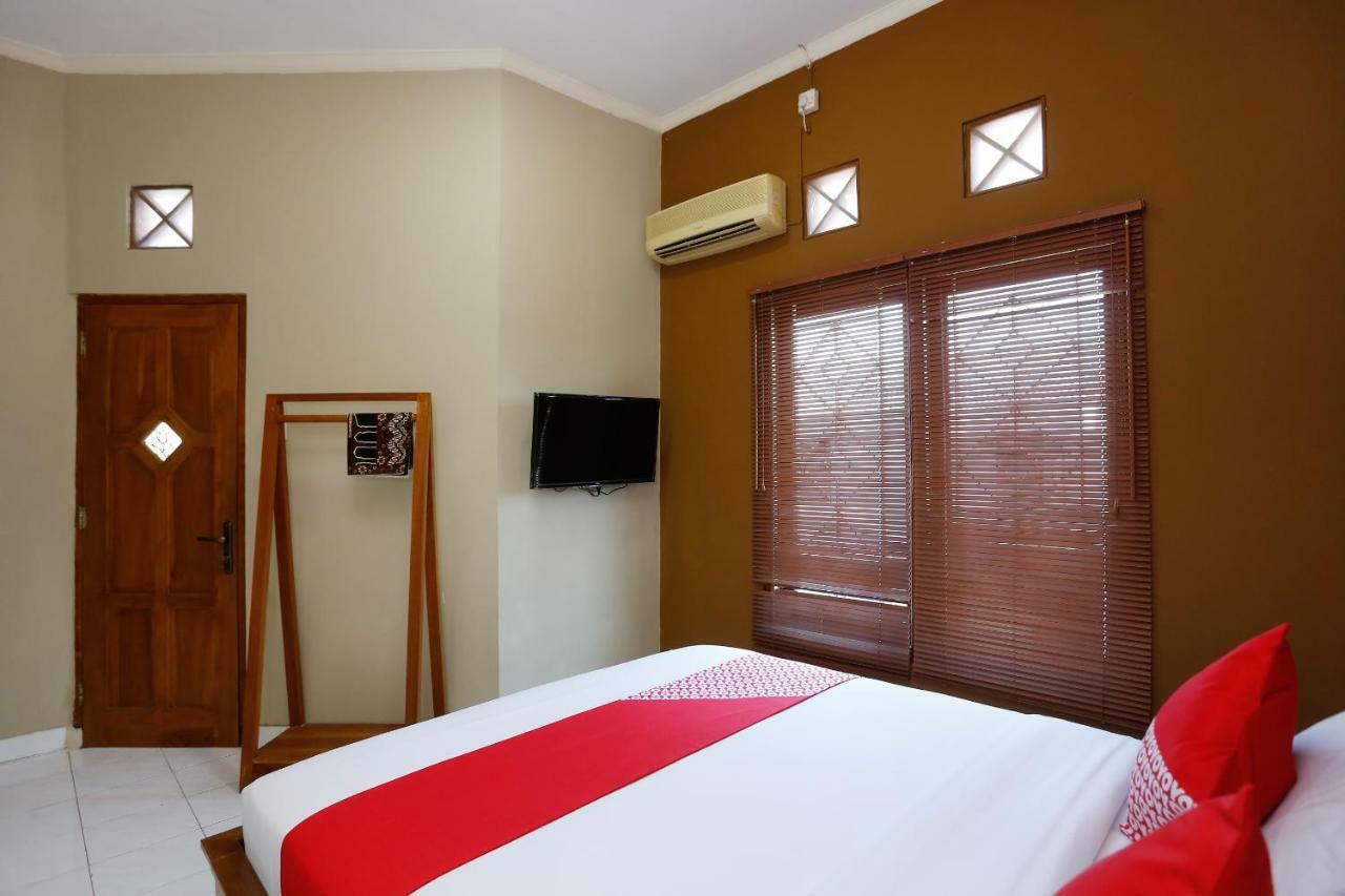 Oyo 1072 Kampung Condro Wulan Guesthouse Maguwo Exteriér fotografie